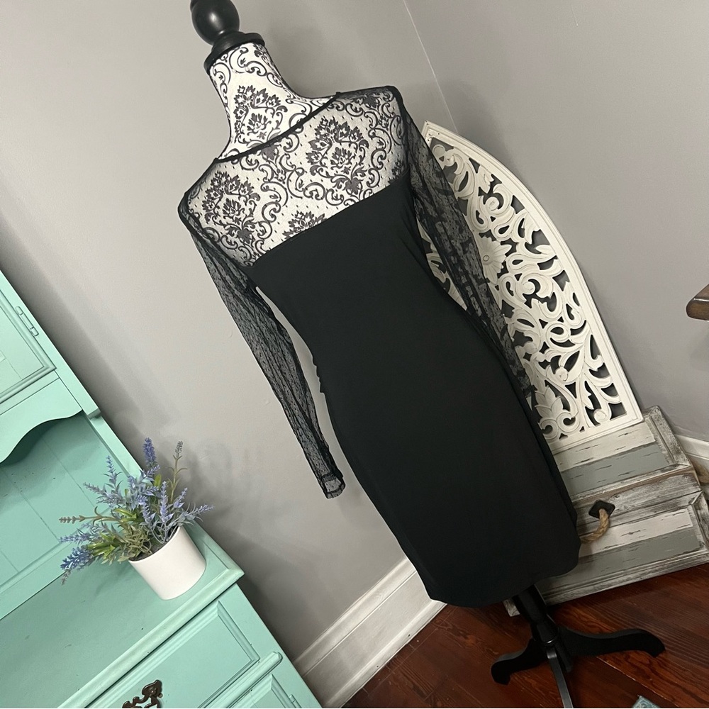 Vince Camuto Ruched Dot Mesh Dress Size Medium Black LBD Wedding Guest - Picture 9 of 14